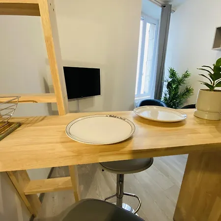 Le Bilongue Apartment *
